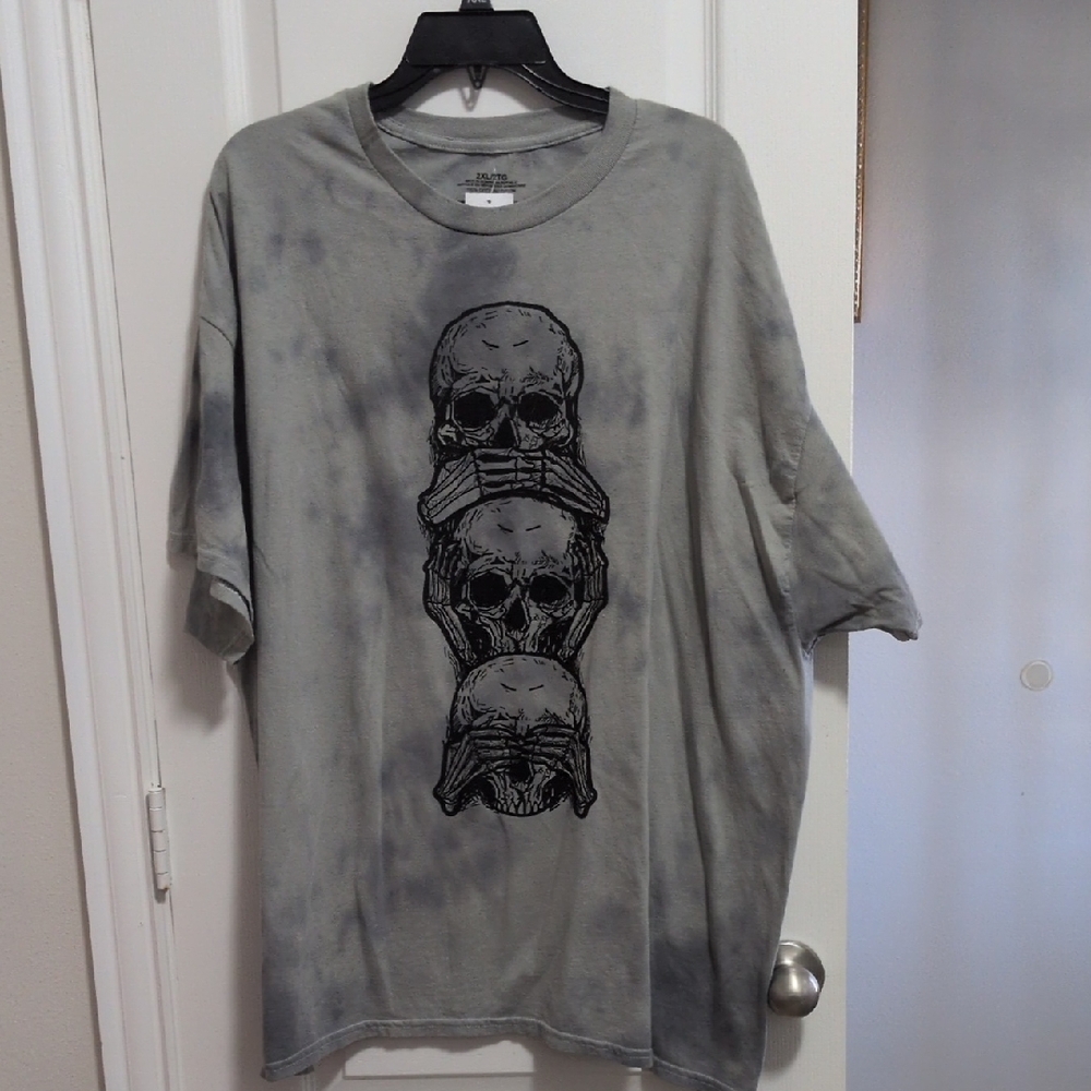 Unisex No Evil Stacked Skull T-shirt